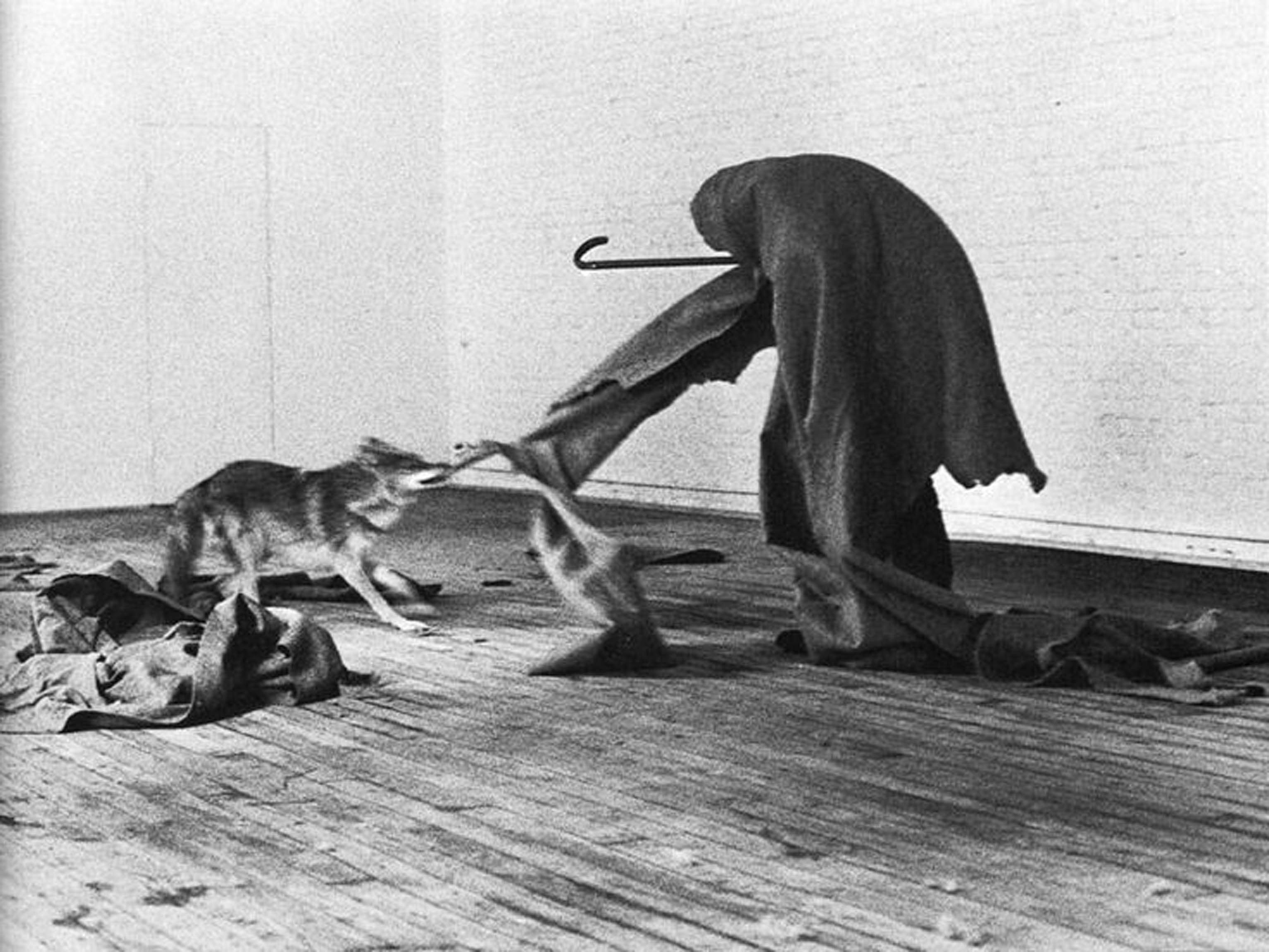 joseph-beuys-e2809ci-like-america-and-america-likes-mee2809d-performance-1974-4