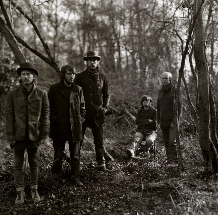 “Radiohead retratados por Sebastian Edge con técnica victoriana”