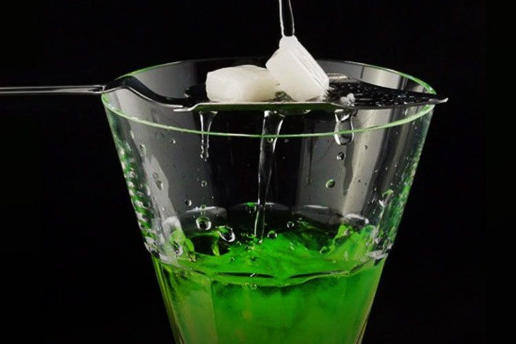 cannabis-absinthe-is-available-in-europe-2