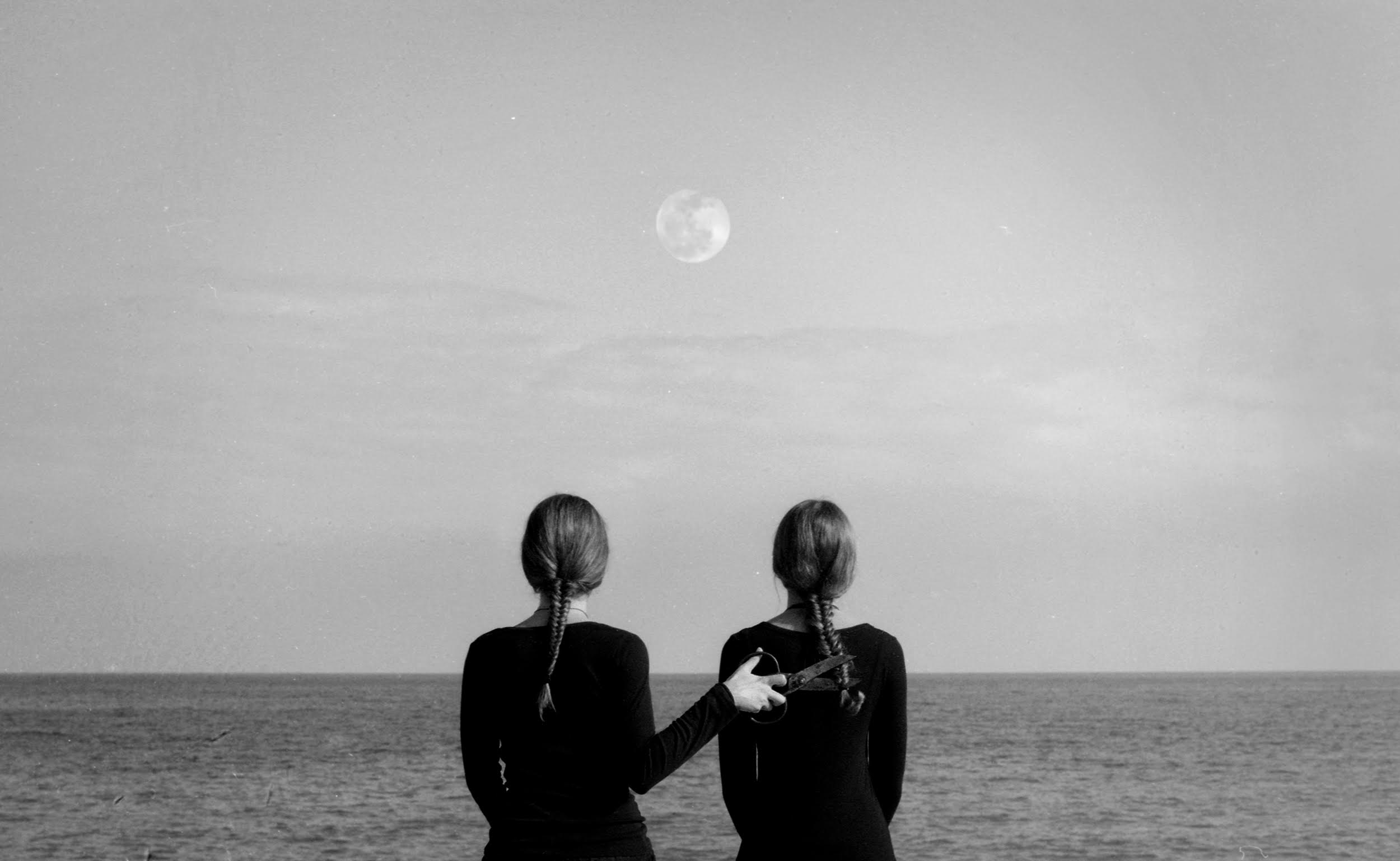 moon-ritual-by-andrea-torres-balaguer
