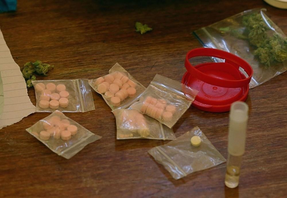 1484162924802-1484144321512-1pills