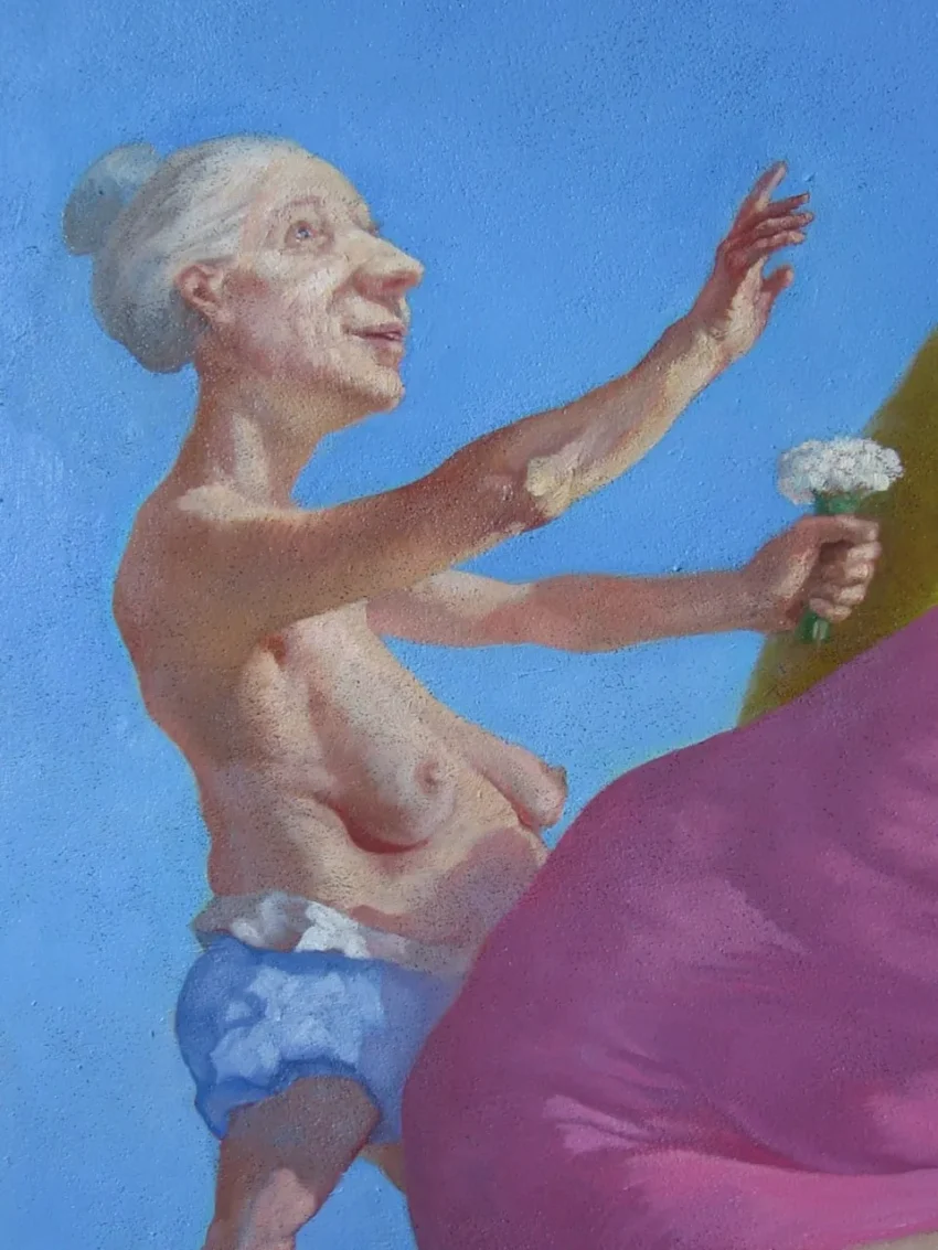 Figura anciana semidesnuda con flor blanca en mano, sobre fondo azul y formas surrealistas.