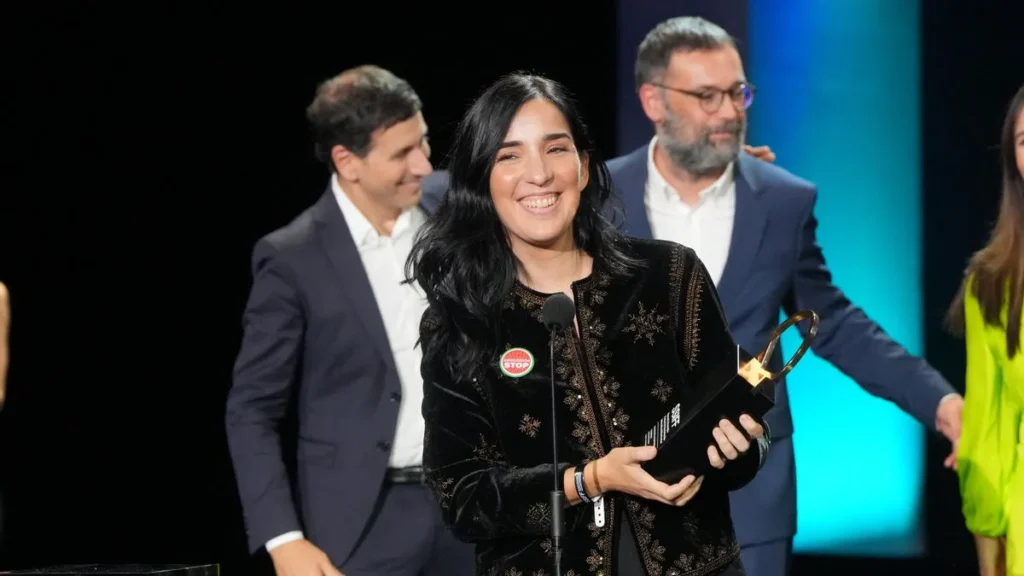 Los Domingos de Alauda Ruiz de Azúa ha recibido el máximo galardón, la Concha de Oro, del festival de cine de San Sebastián
