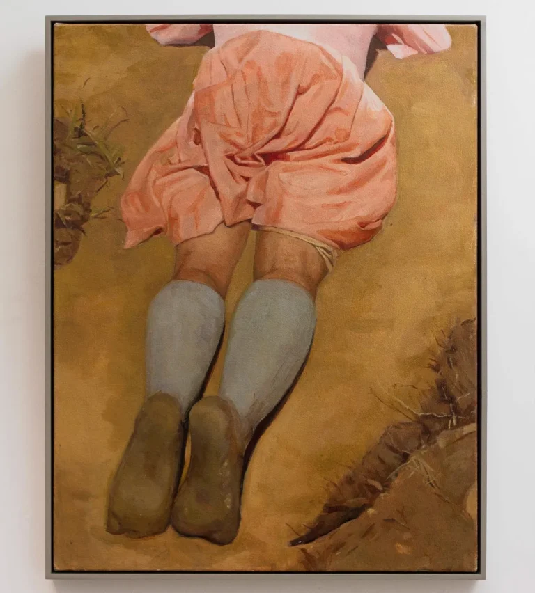 Pintura en tonos cálidos de una chica tumbada en un sofá, sin rostro de Elizabeth Saskia Langley