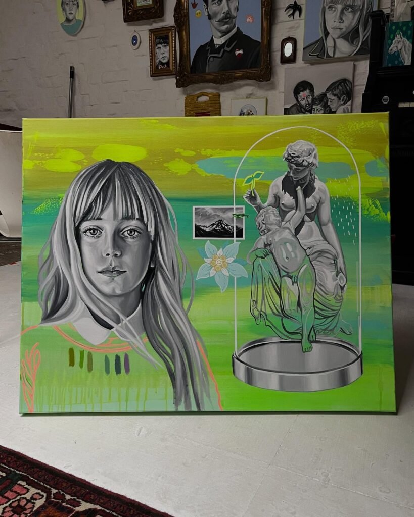 Cada obra de Pepa Salas Vilar funciona como un umbral entre lo real y lo evocador, como un puente que conecta la experiencia propia con una dimensión simbólica.