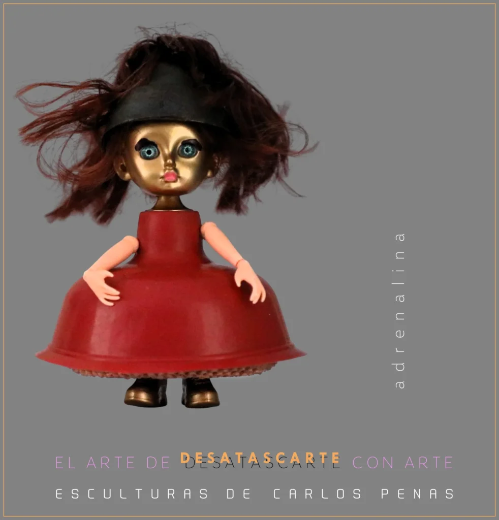 Escultura estilizada de figura con vestido rojo y sombrero negro, obra de Carlos Penas en clave deconstructiva.