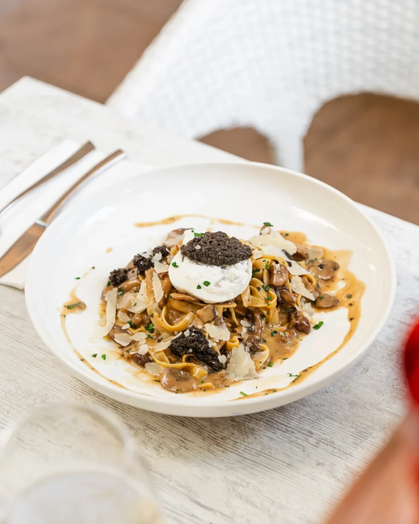 Bianco e Rosso, un auténtico rincón italiano donde sumergirse en una experiencia gastronómica sublime, que abarca los tesoros culinarios del mar y la tierra