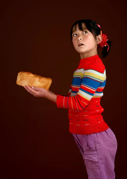 La serie de trabajo artístico de Ching Hui Chou "Animal Farm" aborda tres ejes conceptuales: la conciencia colectiva, la conciencia de supervivencia y la conciencia corporal