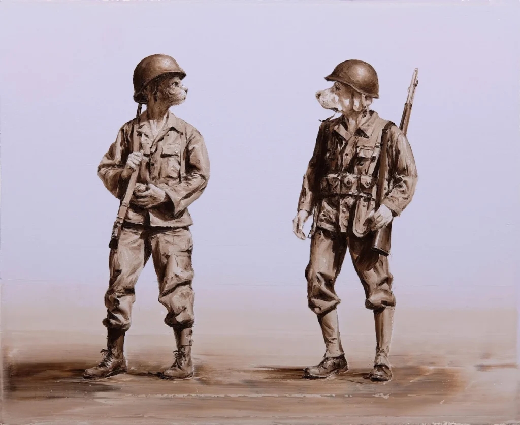 El antropomorfismo y el deslizamiento narrativo en las obras de Paco Pomet  introducen un tono lúdico y a la vez inquietante, utilizando el humor como una herramienta crítica más que como un gesto meramente decorativo.