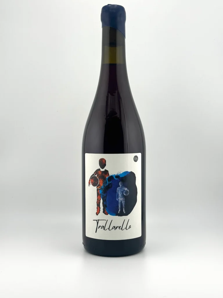 Tral_larel_lo, es un vino tinto maduro, equilibrado y, sobre todo, de gran elegancia y finura. Por su perfil, marida de forma excelente con escaldums, carnes blancas, carnes de lechal y platos con salsas agridulces donde se agradece un tinto delicado, con frescura y profundidad.