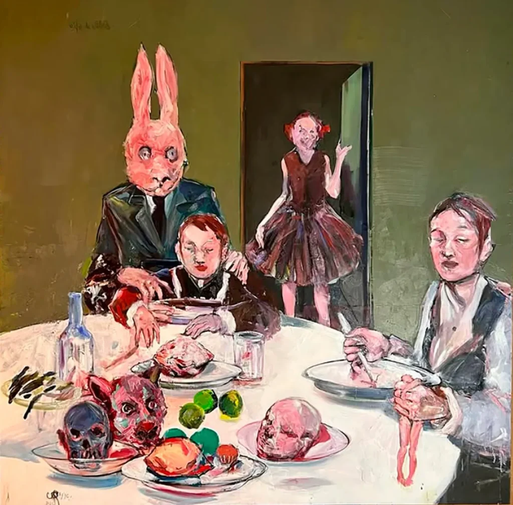 Obra de Carlos Quintana con figuras antropomórficas en escena surrealista y perturbadora