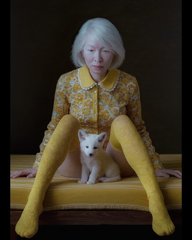 Zwir desarrolla un imaginario que no encaja del todo en la pintura ni en la fotografía