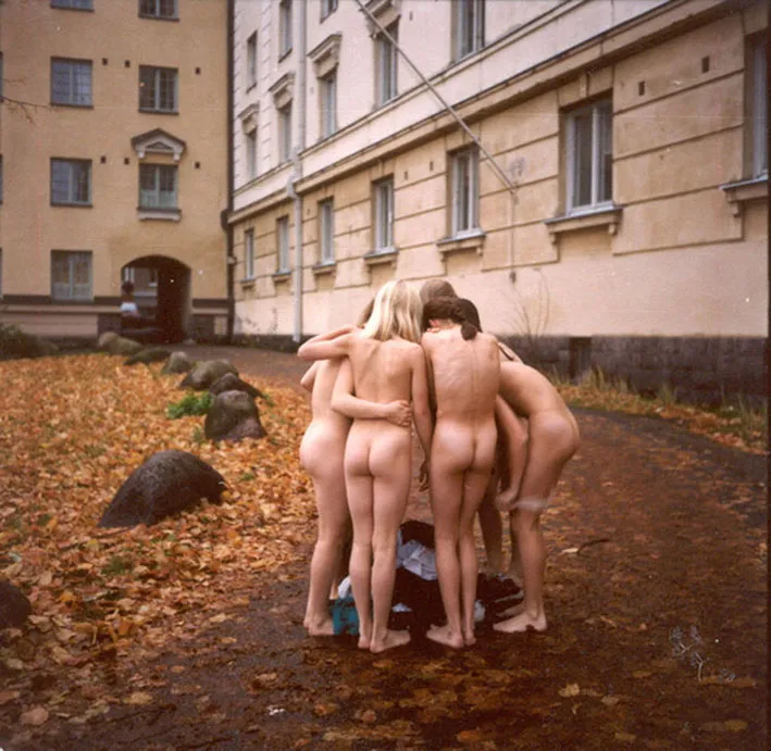 Alicia Framis es considerada una de las creadoras más relevantes de Europa por su compromiso social con las problemáticas que afectan a mujeres y minorías en la sociedad contemporánea.