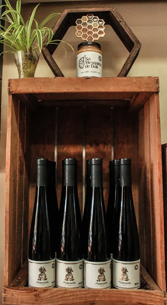 Tienda de Mandragora Hidromel, la primera microbodega familiar especializada en hidromiel en las Islas Baleares, ubicada en el corazón de Mallorca, Inca.