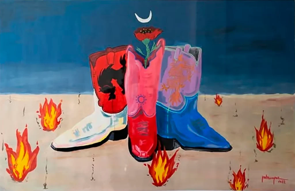 Patricia Paz utiliza la ironía para modelar un cuchillo con la inscripción «How to survive modern art» y reinventa sus icónicas botas cowboy, que fueron un éxito desde la primera vez que las expuso en Casa Sostoa.