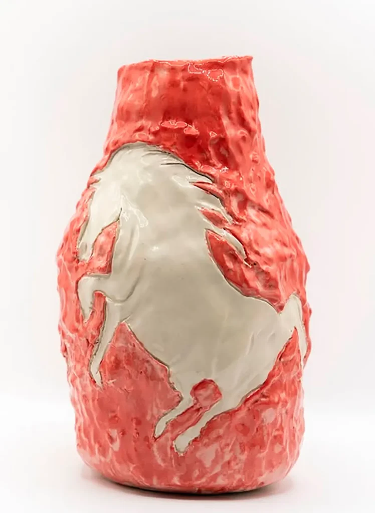 Tanto en sus pinturas como en sus esculturas Patricia Paz no busca el hiperrealismo de las figuras, sino el trazo espontáneo.