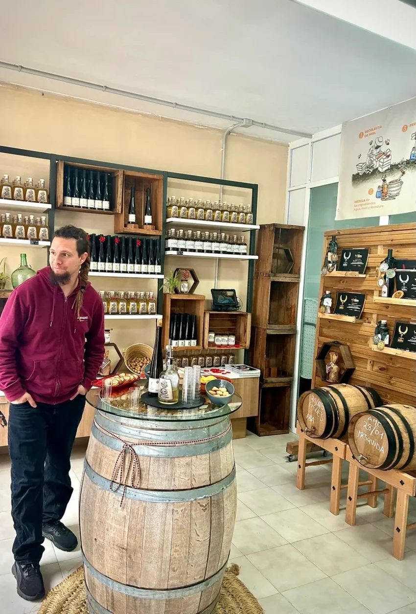 Tienda de Mandragora Hidromel, la primera microbodega familiar especializada en hidromiel en las Islas Baleares, ubicada en el corazón de Mallorca, Inca.