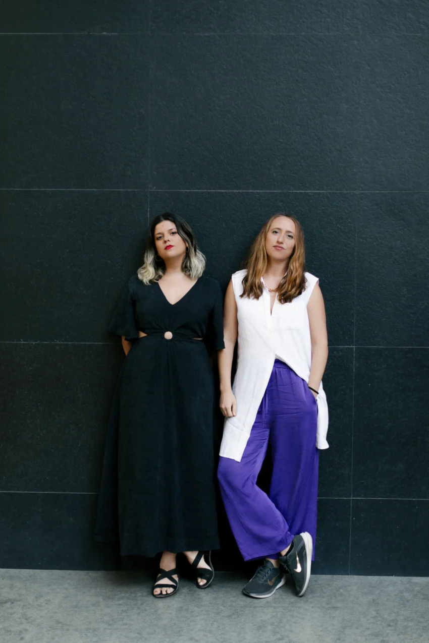 Aida F. Chaves y Ana Sanfrutos, directoras de Hybrid Art Fair, posando juntas