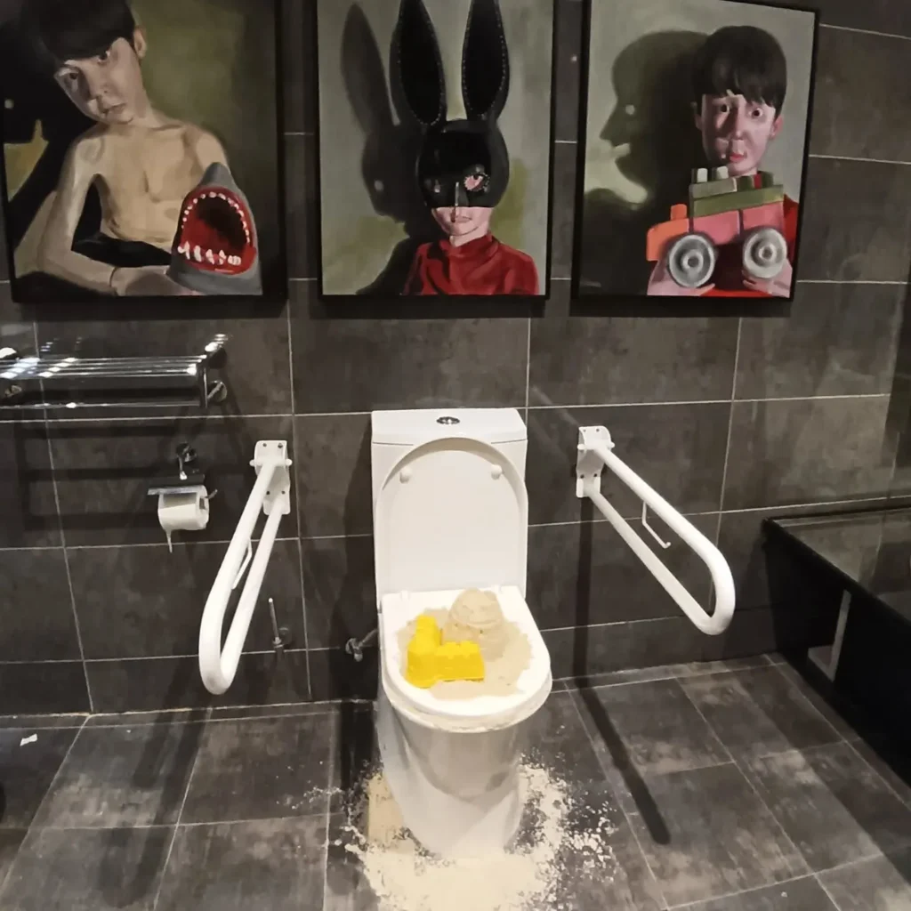 “Huele a quemado” ha sido la serie que Inés Salvade ha presentado en la feria de arte Hybrid art fair 2026.