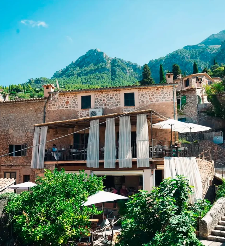 Los Soletes de la Guía Repsol con un enfoque a un placer asequible, donde prima la calidad y el buen hacer. Mesones, asadores, casas de comida con un menú del día estupendo o restaurantes con vocación viajera y propuestas modernas con ganas de innovar. Para repetir por su ambiente informal y acogedor