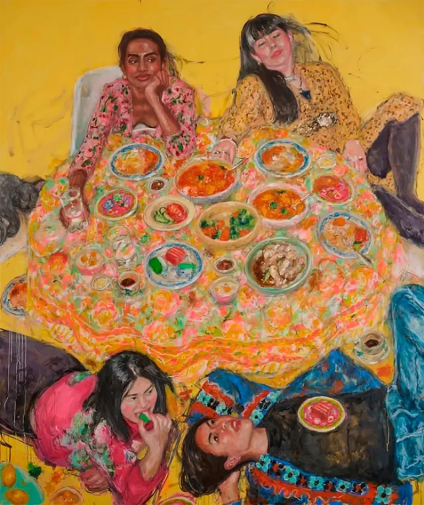 Cinco figuras reunidas alrededor de un mantel ornamentado repleto de comida, en una escena vibrante y colorida característica de Caroline Wong.