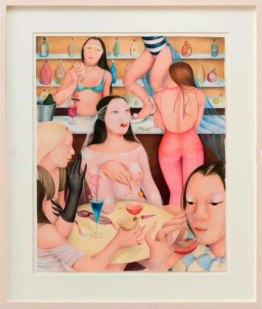 La obra de Adèle Aproh se nutre de una dinámica narrativa profundamente ligada a la cultura pop y al surrealismo que esconde historias dentro de otras historia, sus dibujos despliegan un universo cargado de símbolos y referencias, donde cada escena invita a una lectura múltiple y pausada.