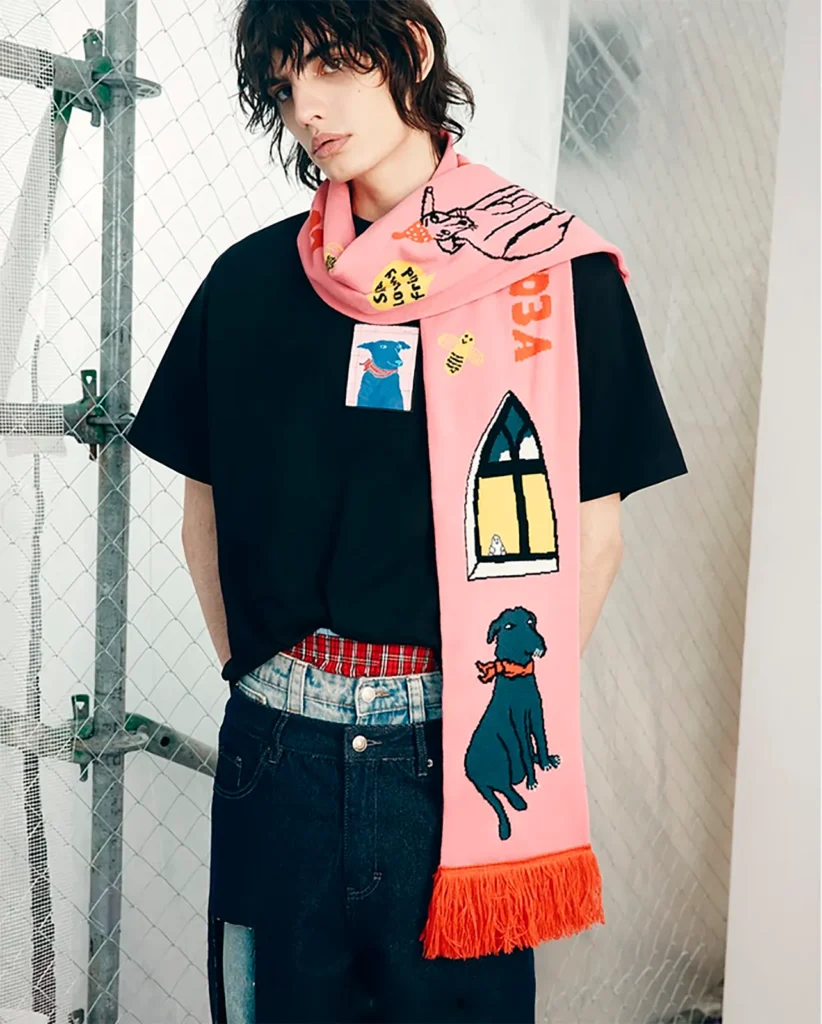 Además con sus perros Danil Dege realizó una colección de ropa con estampados que se complementan con frases tipo meme de Danil: «Si haces el tonto, hazlo de forma profesional» y «Lo importante es seguir siendo humano».