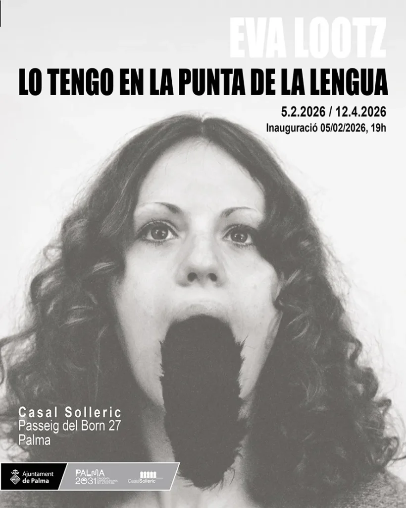 En Lo tengo en la punta de la lengua, Eva Lootz emplea un elemento etnográfico tradicional en Mallorca, la cal, para dos piezas inéditas: Lengua de cal y Que cada dolor diga su nombre. Producida en los hornos de cal durante siglos en Baleares, la cal –utilizada en la argamasa de la construcción, para enjalbegar muros, impermeabilizar charcas y aljibes, purificar el agua, eliminar virus y hongos, prevenir la putrefacción en aguas estancadas