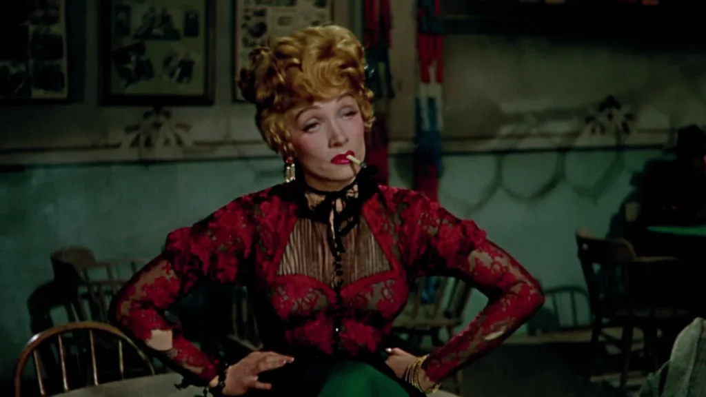 El programa incluye también Rancho Notorious (Encubridora) (1952) el último de los tres westerns que rueda Lang en Hollywood, quizá el más personal y que cuenta con Marlene Dietrich en el elenco.