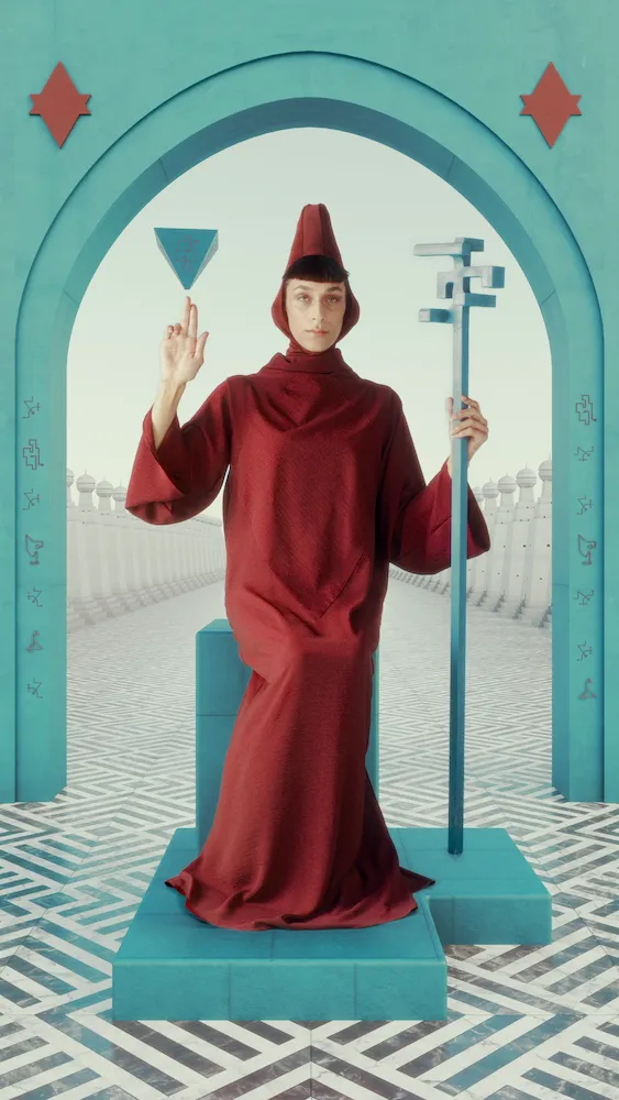 El trabajo Chino Moya combina el cine, el videoarte y la fotografía para explorar temas como el colapso de las utopías, la soledad o el declive de la masculinidad tradicional con narrativas distópicas que abordan modelos fallidos de sociedad; enfrentando el desapego y la deshumanización en la vida contemporánea.